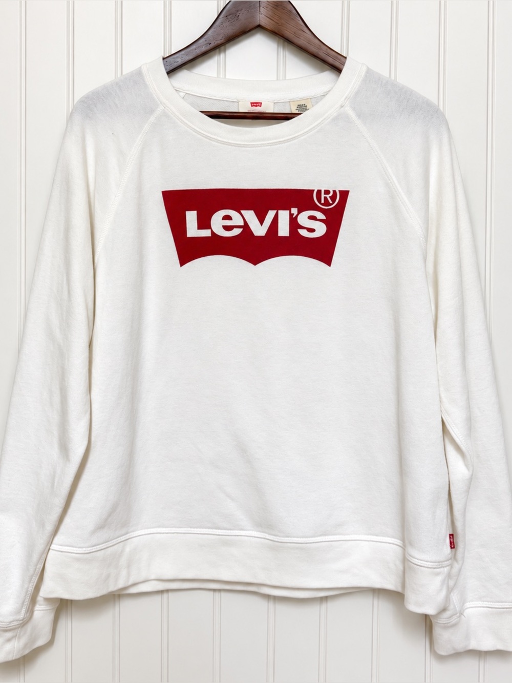 Vtg Inspired Levi's White Red Logo Crewneck Sweatshirt Size XL Classic Casual